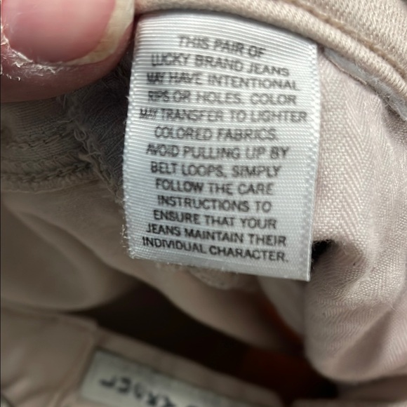 EUC Lucky Brand Size 4/27 Blush Colour Jeans with Stretch. - Picture 6 of 6